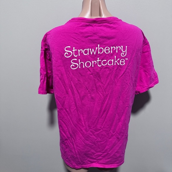 Strawberry Shortcake and Friends Character Pink T-shirt Large - Picture 3 of 4